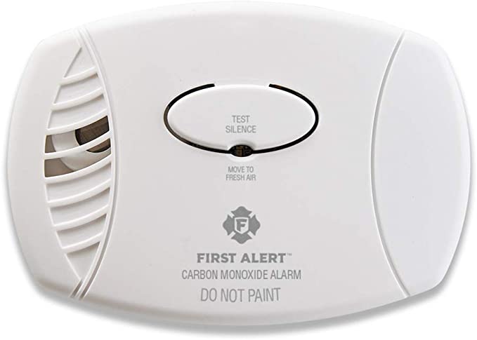 First Alert CO605 Plug-In Carbon Monoxide Detector with Battery Backup